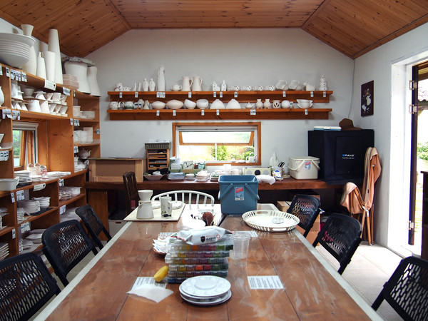            '가이미서' 도자기 공방 작업실. 이곳에서 도자기 성형과 구워내는 작업이 진행된다(사진촬영 : 서홍렬 기자)