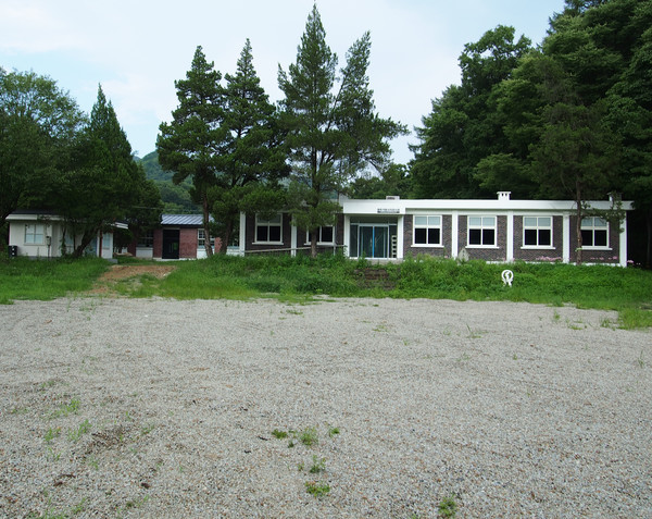                            거돈사지 인근 폐교된 초등학교에 '거돈사지 전시관'을 꾸밀 예정이다.(사진촬영 : 서홍렬 기자) 