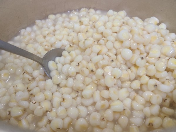 ①회 끓인 옥수수