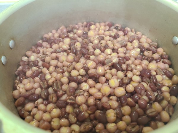 완성된 찰옥수수 범벅