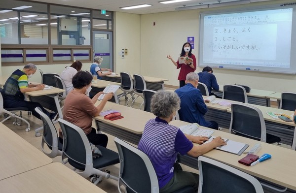 [원주 교육문화관 일본어 수업 사진 = 김명화 제공]