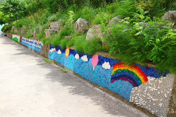 다시 태어난 병뚜껑 정원​​​​​​​​​​​​​​사진 김모니카