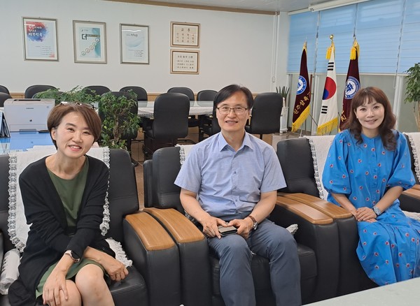 사진제공: 오선민기자      ▲좌로부터 원주 삼육중학교 김인숙교장선생님, 오세길교감선생님, 장선혜 진로부장선생님