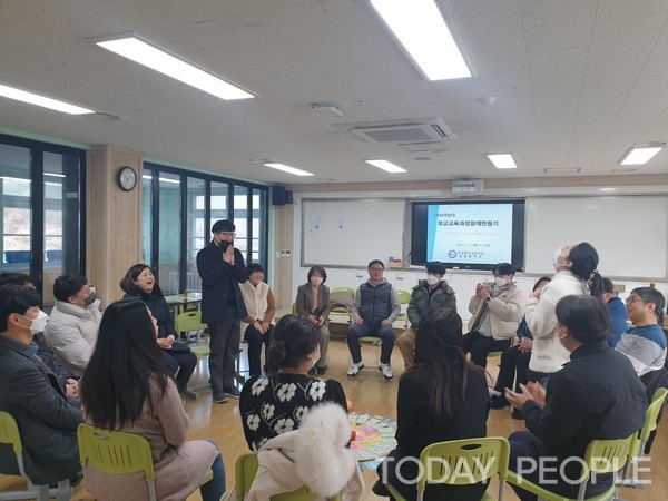 학교폭력을 사법적 조치가 아닌 교육적 해결로 교육공동체가 함께 성장하고 회복할 수 있도록 교사 역량 강화 연수를 진행하고 있다. (사진=강원특별자치도교육청)