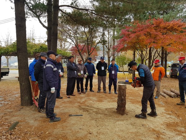  2차 시험 대비 실습 장면         (사진 : 최종근 제공)