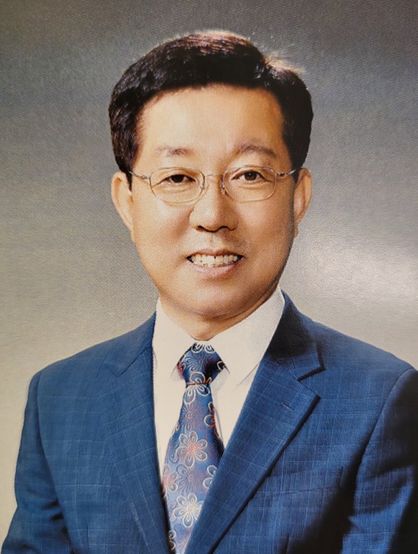                                                                                 (전) 공근중학교 원석규 교장선생님