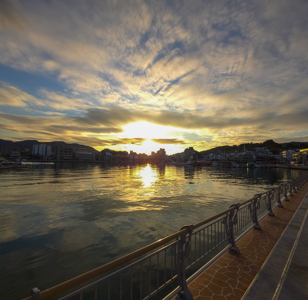 [통영 강구안 전경 = 김영통 제공]